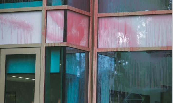 رغم حظرها.. "حركة فلسطين" تستهدف مبنى ستيفنسون في جامعة نيوكاسل