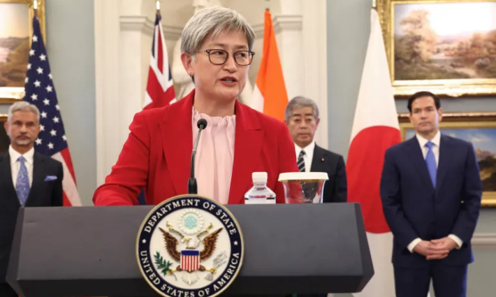 "يجب أن تنتهي معاناة المدنيين وتجويعهم في غزة، وسنواصل العمل لوقف إطلاق النار بيني وونغ، وزيرة الخارجية الأسترالية