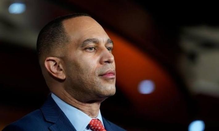 "من الضروري إدخال المساعدات الإنسانية إلى غزة بشكل عاجل"  حكيم جيفريز - زعيم الديمقراطيين في الكونغرس الأمريكي