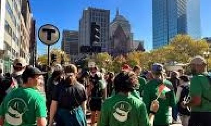 تصعيد عالمي يضغط على "ريبوك" لوقف رعاية اتحاد الاحتلال..اعتقالات وقمع في برلين خلال تظاهرة داعمة لفلسطين وغزة