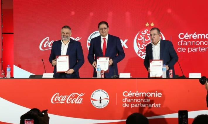 "الوداد" و"الرجاء" المغربيان يوقّعان اتفاقية رعاية مع "كوكاكولا"...انتفاضة تضامن عالمية.. ومسيرة كبرى في بروكسل تدعو لتعليق اتفاقية الاتحاد الأوروبي والاحتلال