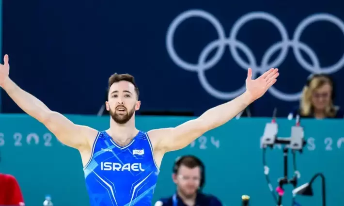 إندونيسيا تمنع رياضيين إسرائيليين من دخول أراضيها..طالب يقاطع بنك سكوتيا.. ومحتجون يقاطعون خطاب رئيس الوزراء الأيرلندي بالهتافات التضامنية