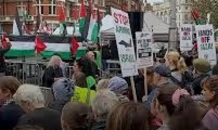 موجة احتجاجات تُحاصر مؤتمرات السلاح وشركاء الاحتلال..نشطاء يغلقون 40 متجرًا من “ألبرت هاين” في أمستردام