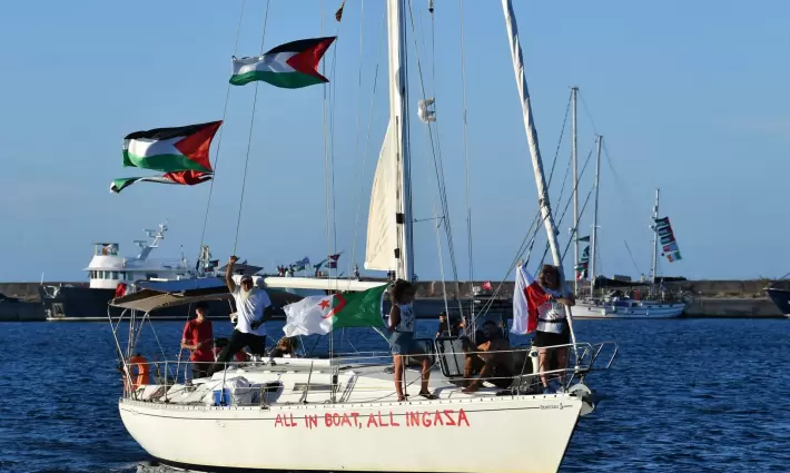 سفينة خليجية تستعد للانطلاق إلى غزة في محاولة جديدة لكسر الحصار عن القطاع..نشطاء مغاربة يضربون عن الطعام تضامنًا مع غزة ويطالبون بإدخال المساعدات.