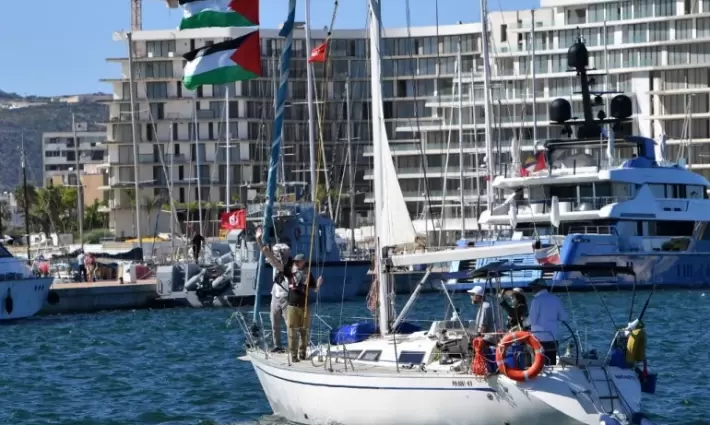 أسطول الصمود العالمي سينطلق من تونس لكسر حصار غزة...نشطاء يحاصرون 15 مقرًا لحزب العمال البريطاني تنديدًا بتواطئه بالإبادة