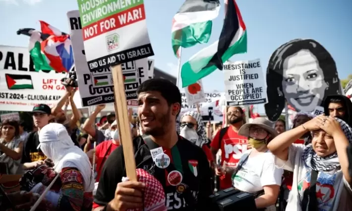 موجة احتجاجات تُحاصر مؤتمرات السلاح وشركاء الاحتلال..نشطاء يغلقون 40 متجرًا من “ألبرت هاين” في أمستردام