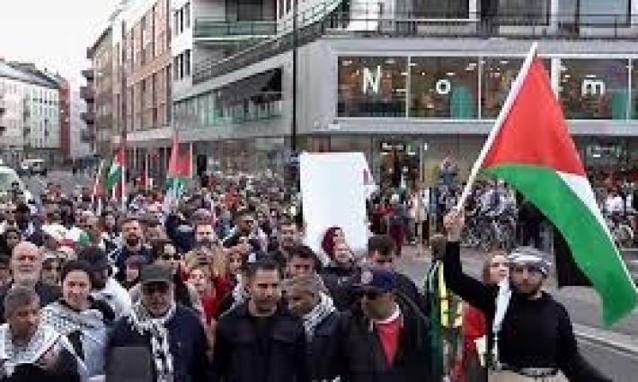 "الوداد" و"الرجاء" المغربيان يوقّعان اتفاقية رعاية مع "كوكاكولا"...انتفاضة تضامن عالمية.. ومسيرة كبرى في بروكسل تدعو لتعليق اتفاقية الاتحاد الأوروبي والاحتلال