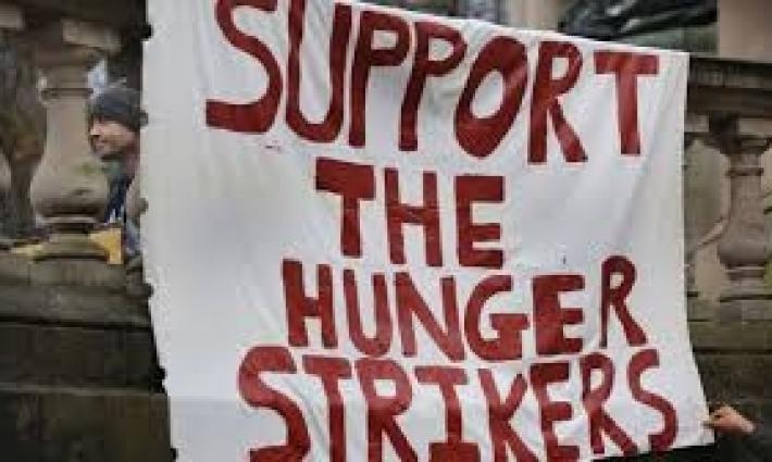 احتجاجات في برشلونة وليدز دعمًا للمضربين عن الطعام...يوم عمل ضد بنك "باركليز" في أسكتلندا