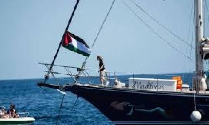 باريس تستقبل نشطاء“أسطول الصمود”.. والاحتلال يواصل اختطاف نشطاء "أسطول الحرية"...برشلونة يرفض استضافة فريق هابوعيل الإسرائيلي على ملعبه