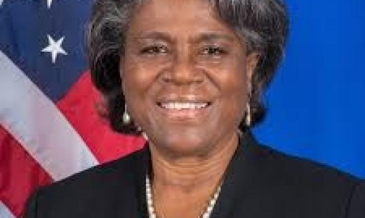 نشطاء يقاطعون السفيرة الأمريكية السابقة ليندا توماس لدعمها الاحتلال... أنصار فلسطين يتظاهرون أمام "ماكدونالدز" في بريطانيا