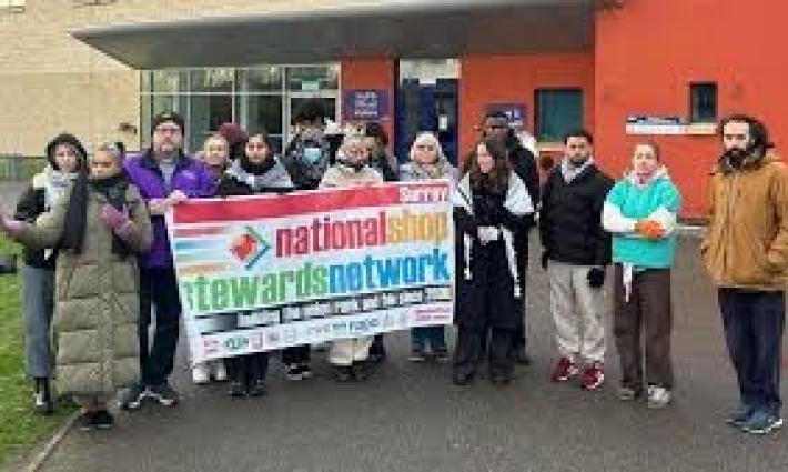 احتجاجات داعمة لمضربي "فيلتون 24" عن الطعام ببريطانيا...تجميد حساب مصرفي لِـ  "أصدقاء فلسطين" في مانشستر