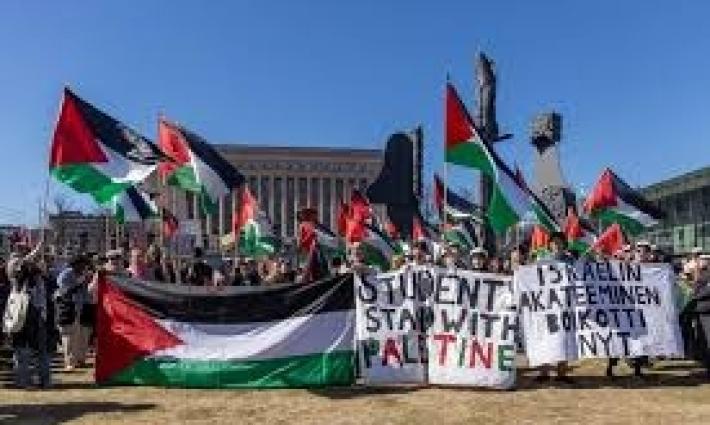 احتجاجات طلابية تعطل الدراسة بعدة جامعات فنلندية دعمًا لفلسطين...احتجاجات تعطل فعالية "مايكروسوفت" وتحاصر معرض "HP"