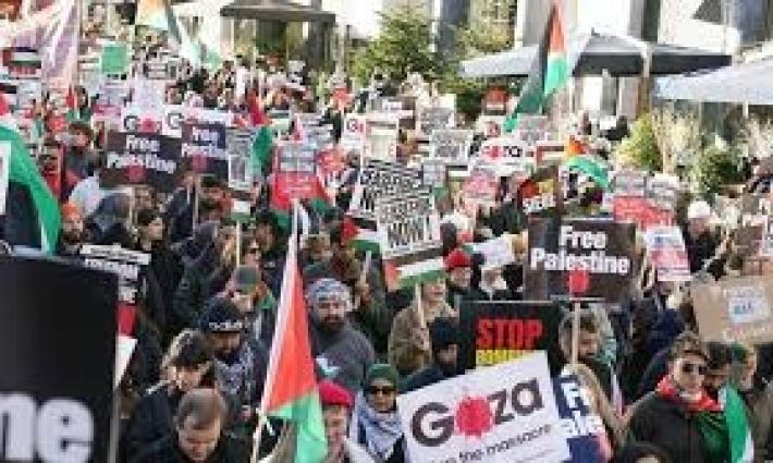 احتجاجات تضامنية من لندن إلى كندا تنديدًا بـقانون إعدام الأسرى الفلسطينيين... الاحتلال يتجه لمصادرة 50 سفينة شاركت في "أسطول الصمود العالمي"