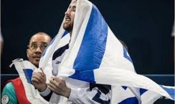 إندونيسيا تمنع رياضيين إسرائيليين من دخول أراضيها...طالب يقاطع بنك سكوتيا.. ومحتجون يقاطعون خطاب رئيس الوزراء الأيرلندي بالهتافات التضامنية