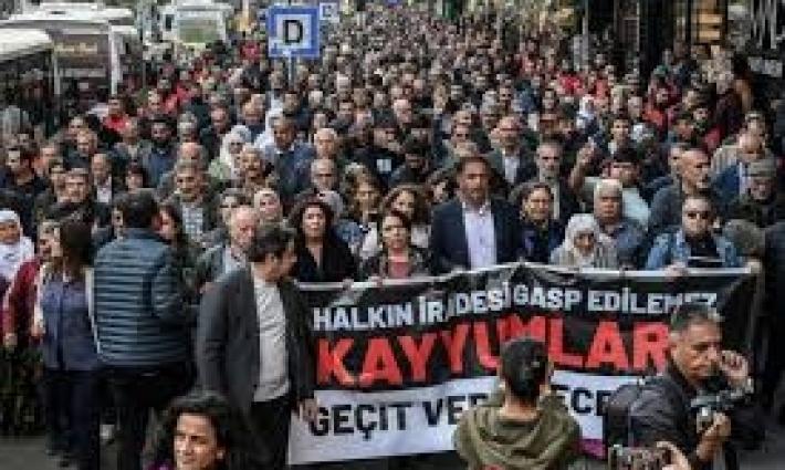 تابع لسلسة "ماكدونالدز "  احتجاج في إسطنبول رفضًا لافتتاح "ماك كاف