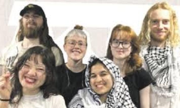 أطلاق سراح اثني عشر ناشطًا من مجموعة "فلتون 24"...زبائن يطالبون باسترداد أموالهم بعد بيعهم تمور إسرائيلية