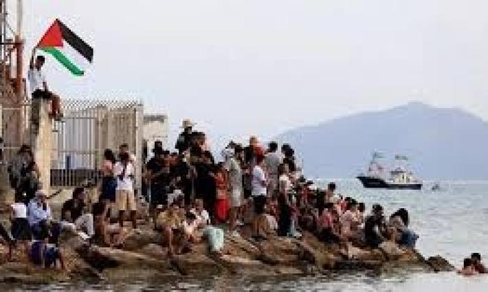 الضغط الشعبي يمنع مهرجان "سيريت" الإسرائيلي في برشلونة...اعتقالات تونسية جديدة بحق أعضاء أسطول الصمود