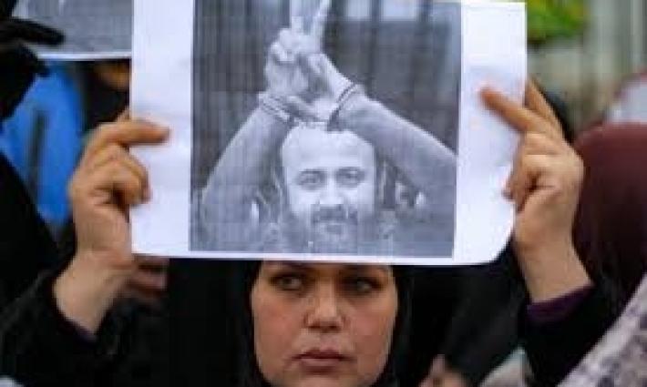 فعاليات عالمية تتصاعد لتحرير مروان البرغوثي بعد 24 عامًا على اعتقاله... 350 مسؤولًا أوروبيًا يدعون لتعليق اتفاقية الشراكة مع الاحتلال