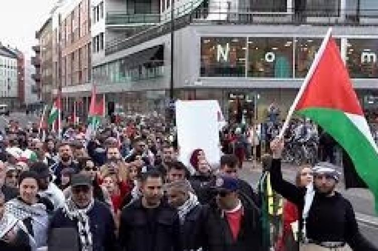 احتجاجات التضامن تجبر الوفد الإسرائيلي على مغادرة جلسة العدالة المناخية... احتجاجات أمام شركة  "إلبيت سيستمز " في لندن وبرلين